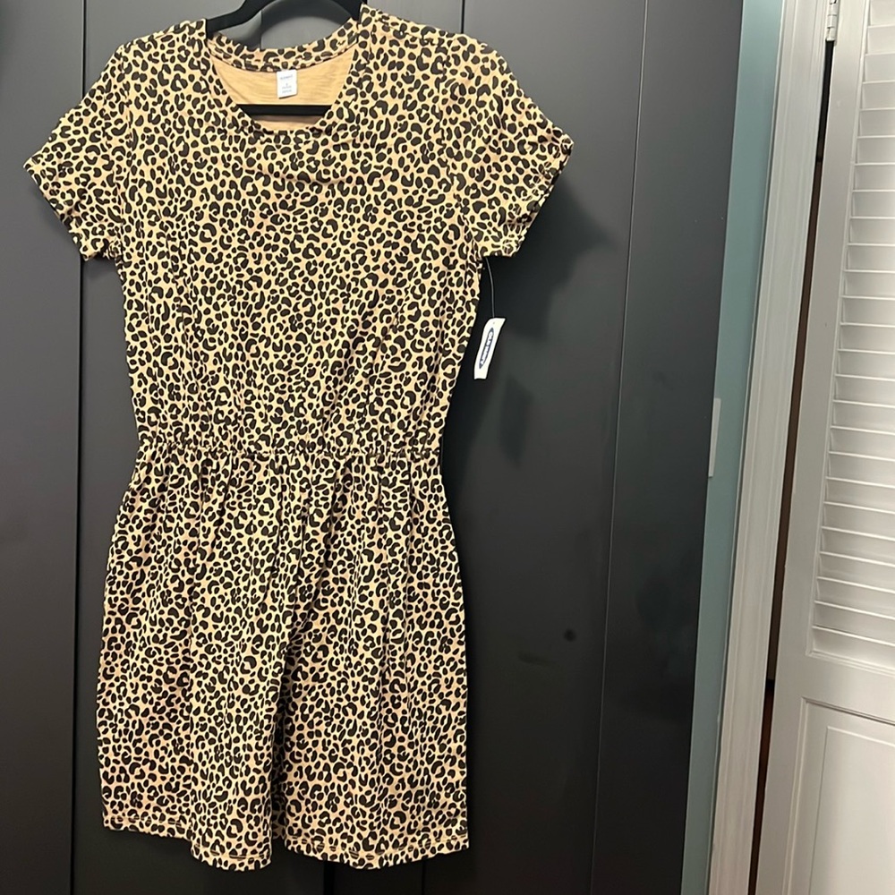 Old Navy Leopard Print dress. Size S petite. Brand new with tags.